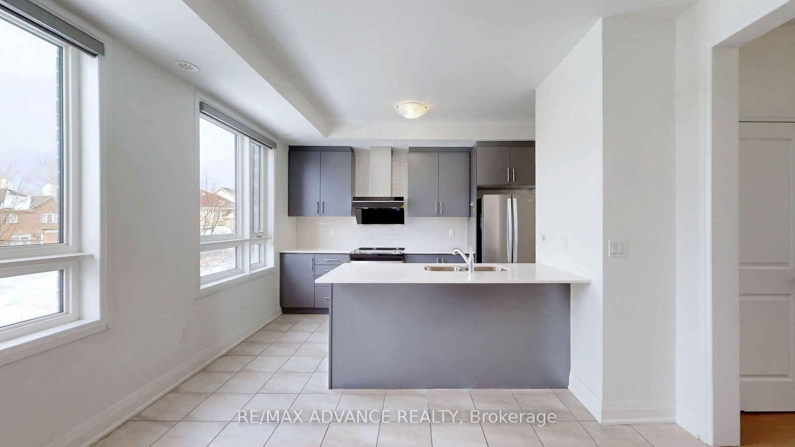 Townhouse for sale at 4 Carole Bell Way, Markham, Ontario, L6E 0W2 - Wismer - MLS: N12895404