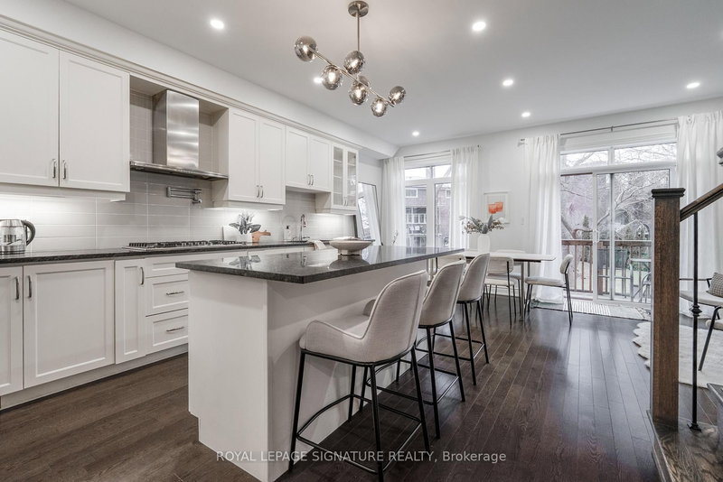 14 Queen Mary Crt, Vaughan, L4L 0H9 | Image 3