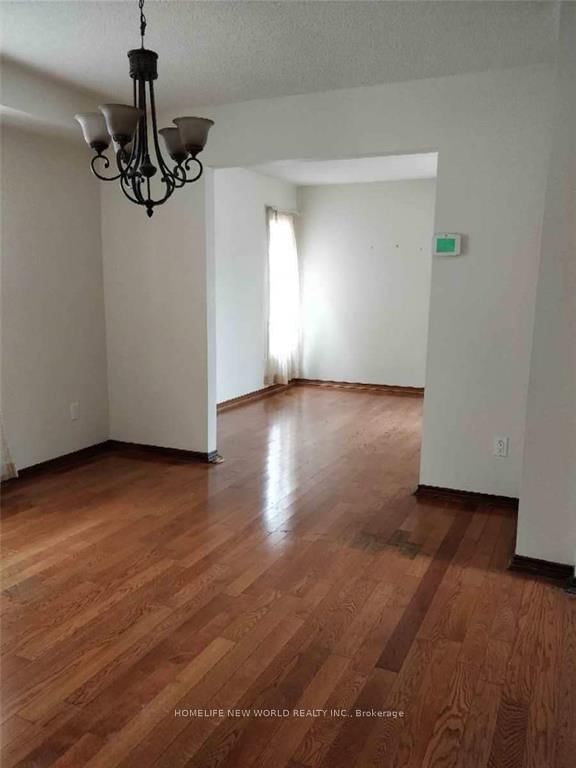 Main - 47 Newmill Cres, Richmond Hill, L4C 9T6 | Image 2