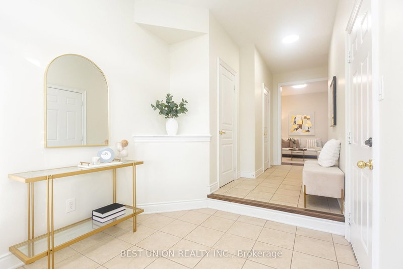 31 Bernbridge Rd E, Markham, L6B 0S3 | Image 2