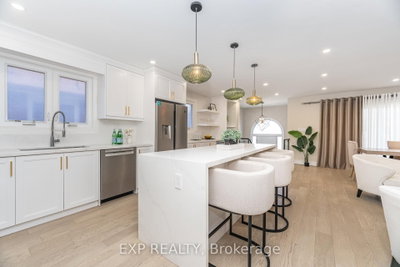 7 Boyne Highlands Court • Vaughan, ON photo 9