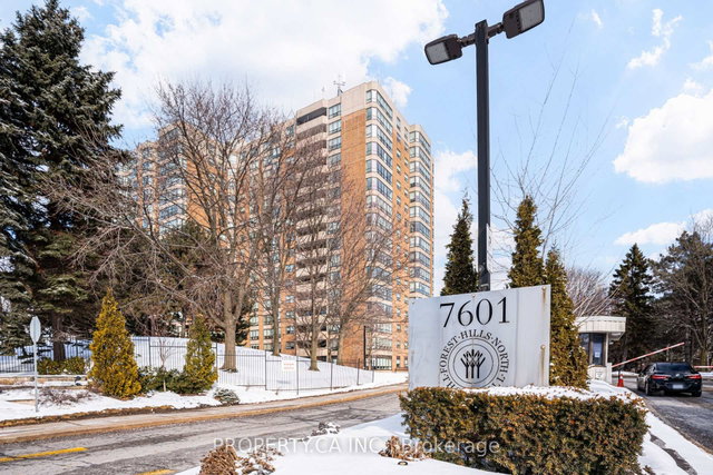 1109 - 7601 Bathurst Street