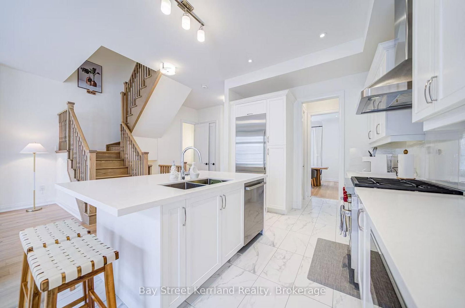 Townhouse for sale at 10 Silvermills Lane, Markham, Ontario, L6C 3L5 - Angus Glen - MLS: N12897038