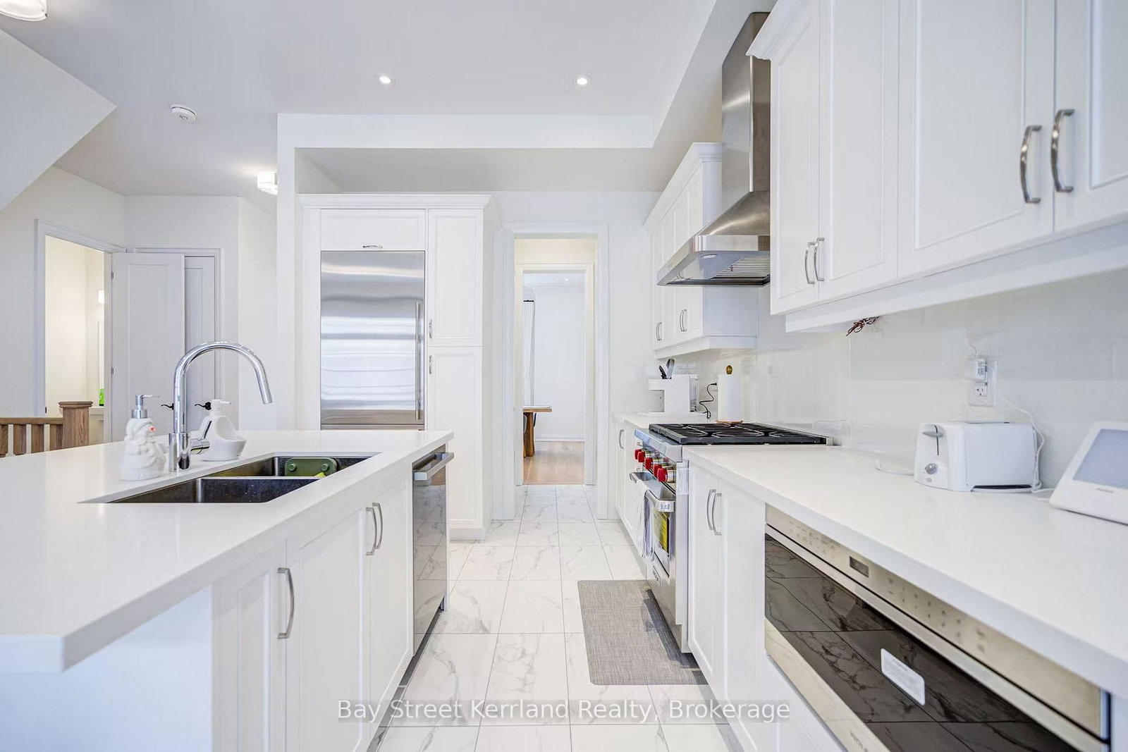 Townhouse for sale at 10 Silvermills Lane, Markham, Ontario, L6C 3L5 - Angus Glen - MLS: N12897038