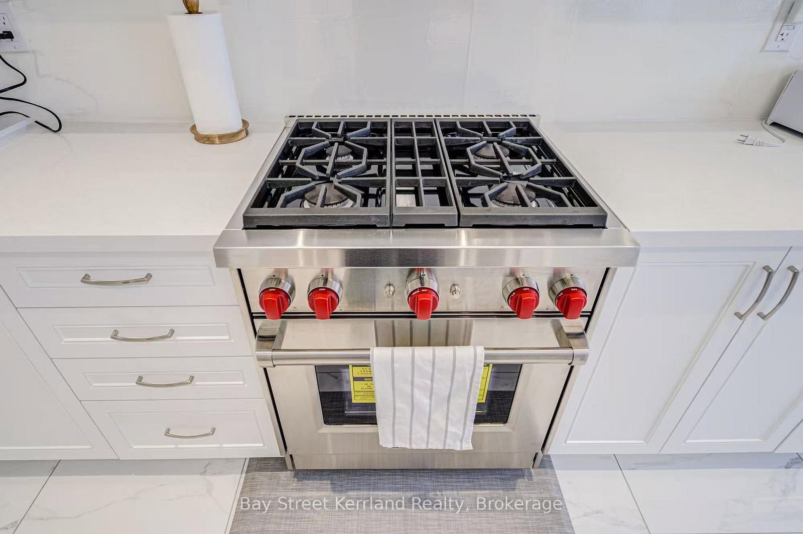 Townhouse for sale at 10 Silvermills Lane, Markham, Ontario, L6C 3L5 - Angus Glen - MLS: N12897038