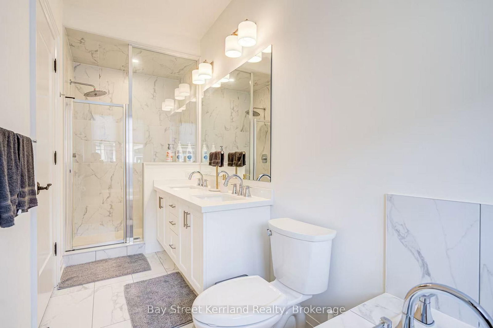 Townhouse for sale at 10 Silvermills Lane, Markham, Ontario, L6C 3L5 - Angus Glen - MLS: N12897038