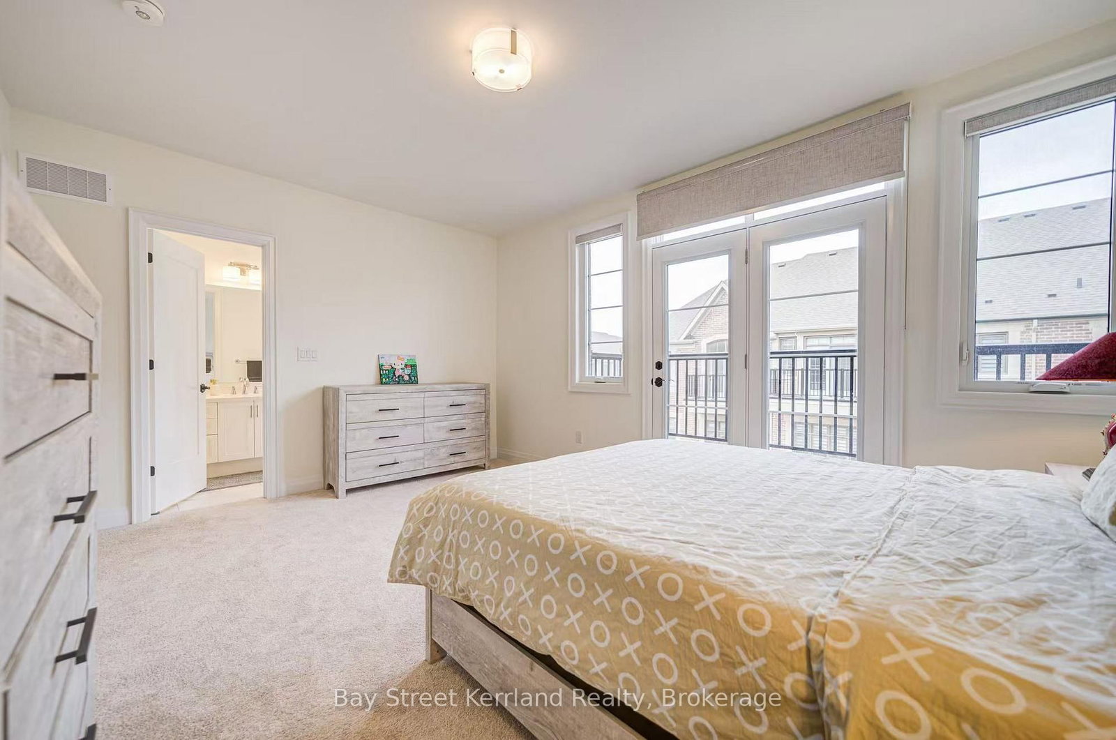 Townhouse for sale at 10 Silvermills Lane, Markham, Ontario, L6C 3L5 - Angus Glen - MLS: N12897038