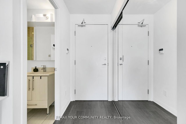 1807 - 65 Oneida Crescent