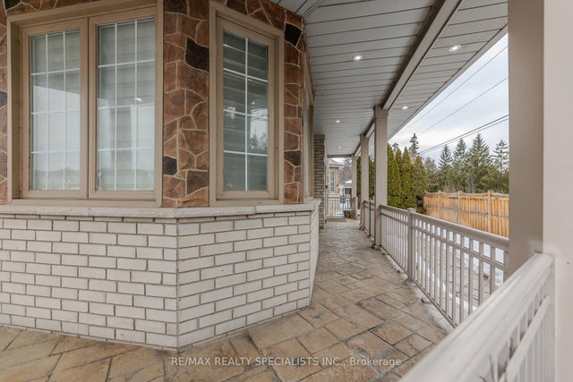 121 Boxwood Crescent