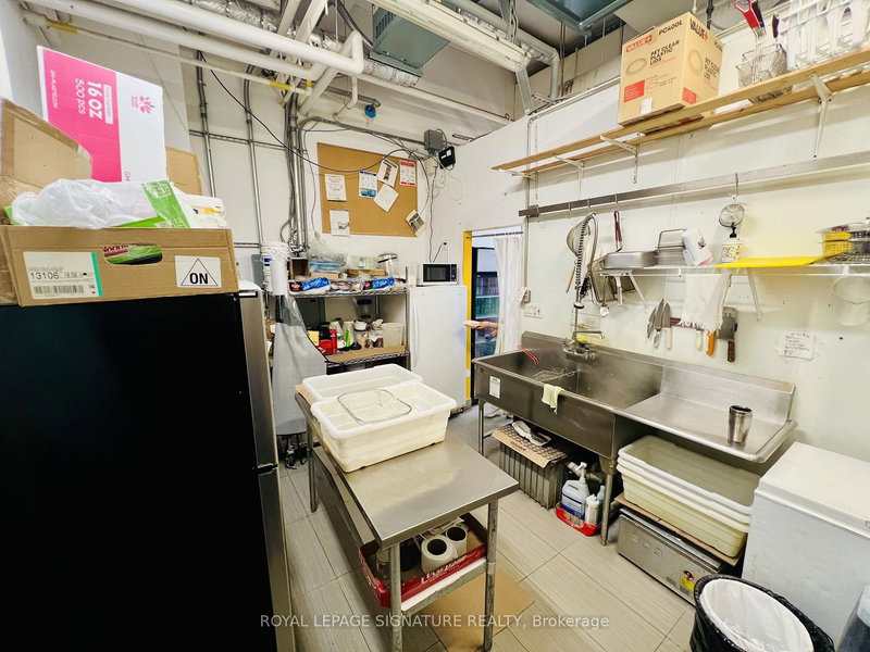 243 - 7181 Yonge St, Markham, L3T 0C7 | Image 3