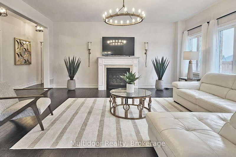 Main - 16 Vivian Creek Rd, East Gwillimbury, L0G 1M0 | Image 2