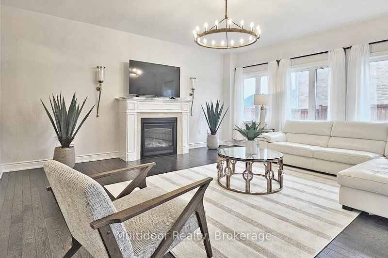 Main - 16 Vivian Creek Rd, East Gwillimbury, L0G 1M0 | Image 3