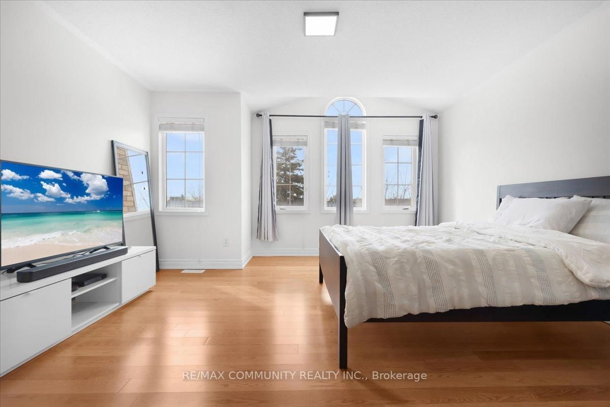 Semi-Detached House for sale at 88 Mainland Crescent, Vaughan, Ontario, L6A 3G4 - Vellore Village - MLS: N12898080