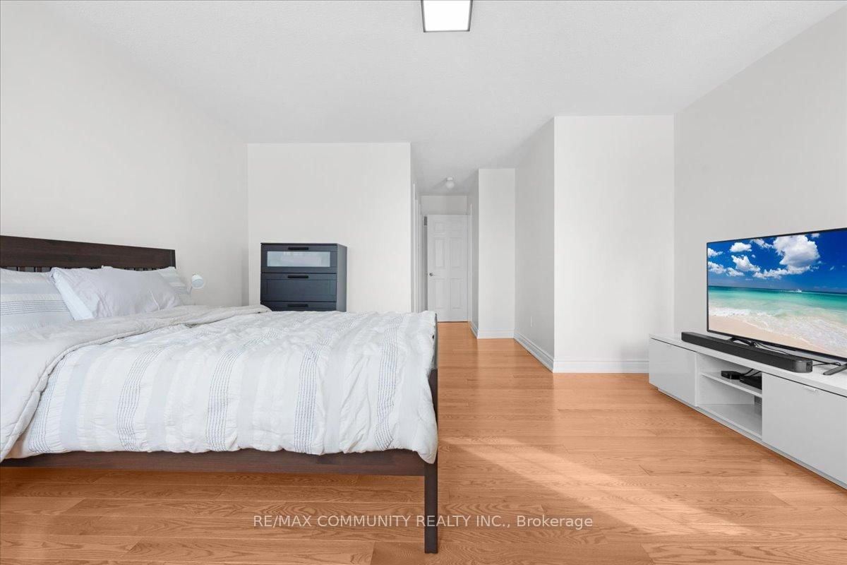 Semi-Detached House for sale at 88 Mainland Crescent, Vaughan, Ontario, L6A 3G4 - Vellore Village - MLS: N12898080