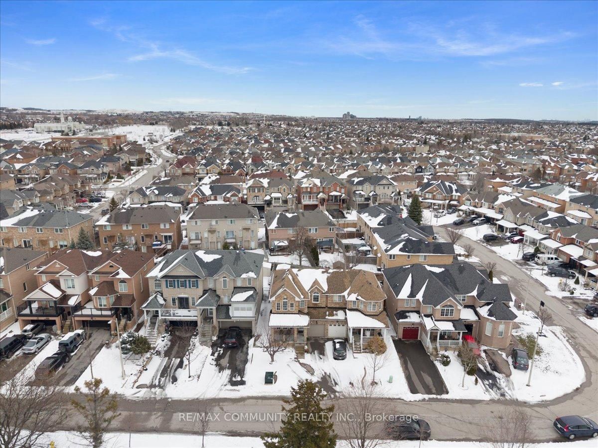 Semi-Detached House for sale at 88 Mainland Crescent, Vaughan, Ontario, L6A 3G4 - Vellore Village - MLS: N12898080