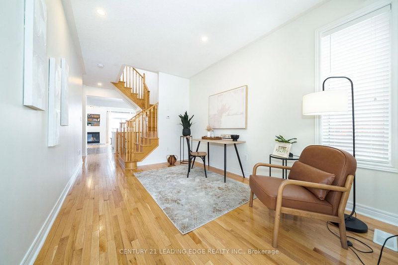 47 HOPPINGTON Ave, Whitchurch-Stouffville, L4A 0L1 | Image 2