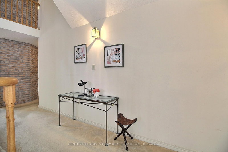 122 Longwater Chse, Markham, L3R 6C4 | Image 2