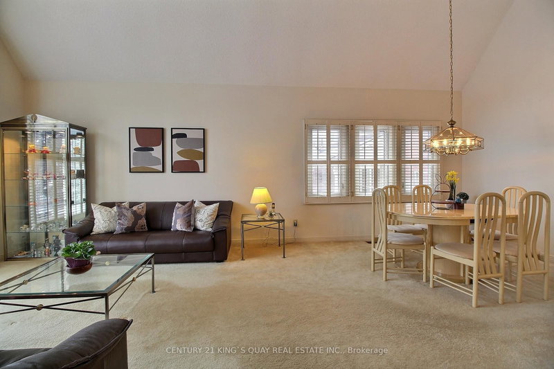 122 Longwater Chse, Markham, L3R 6C4 | Image 3