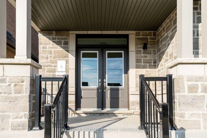 108 Connell Dr, Georgina, K7N 0A1 | Image 2