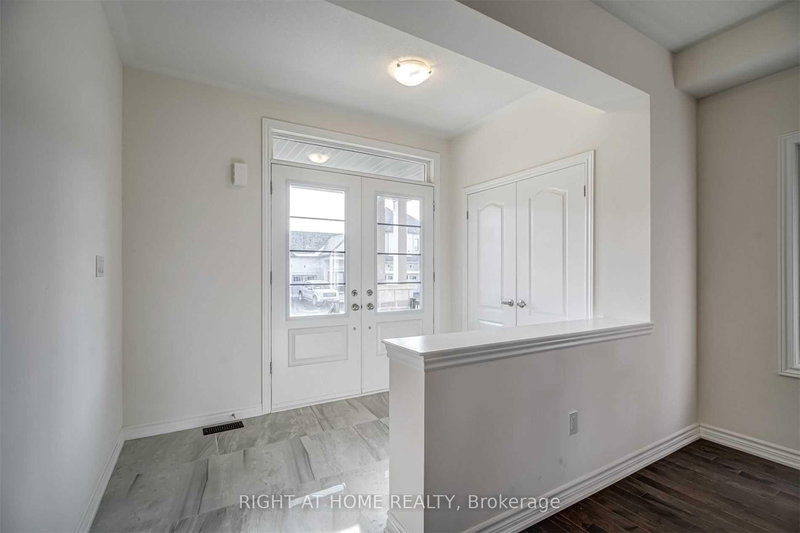 108 Connell Dr, Georgina, K7N 0A1 | Image 3