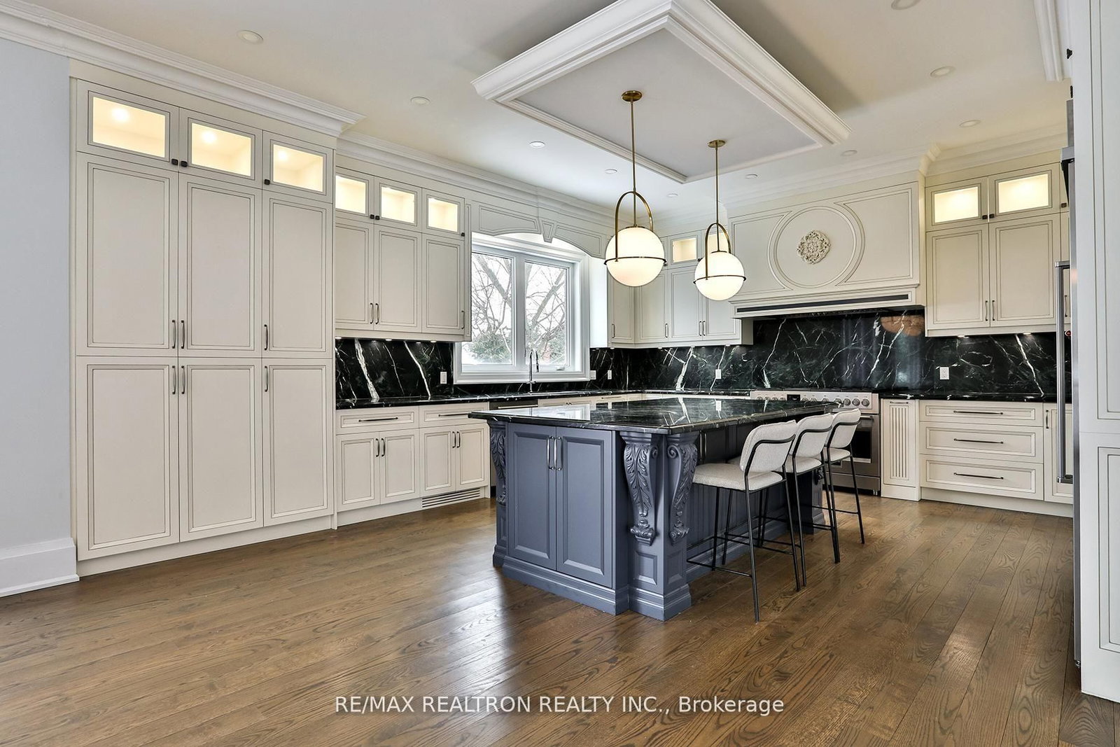 Detached House for sale at 36 Sussex Avenue, Richmond Hill, Ontario, L4C 2E6 - Crosby - MLS: N12899666