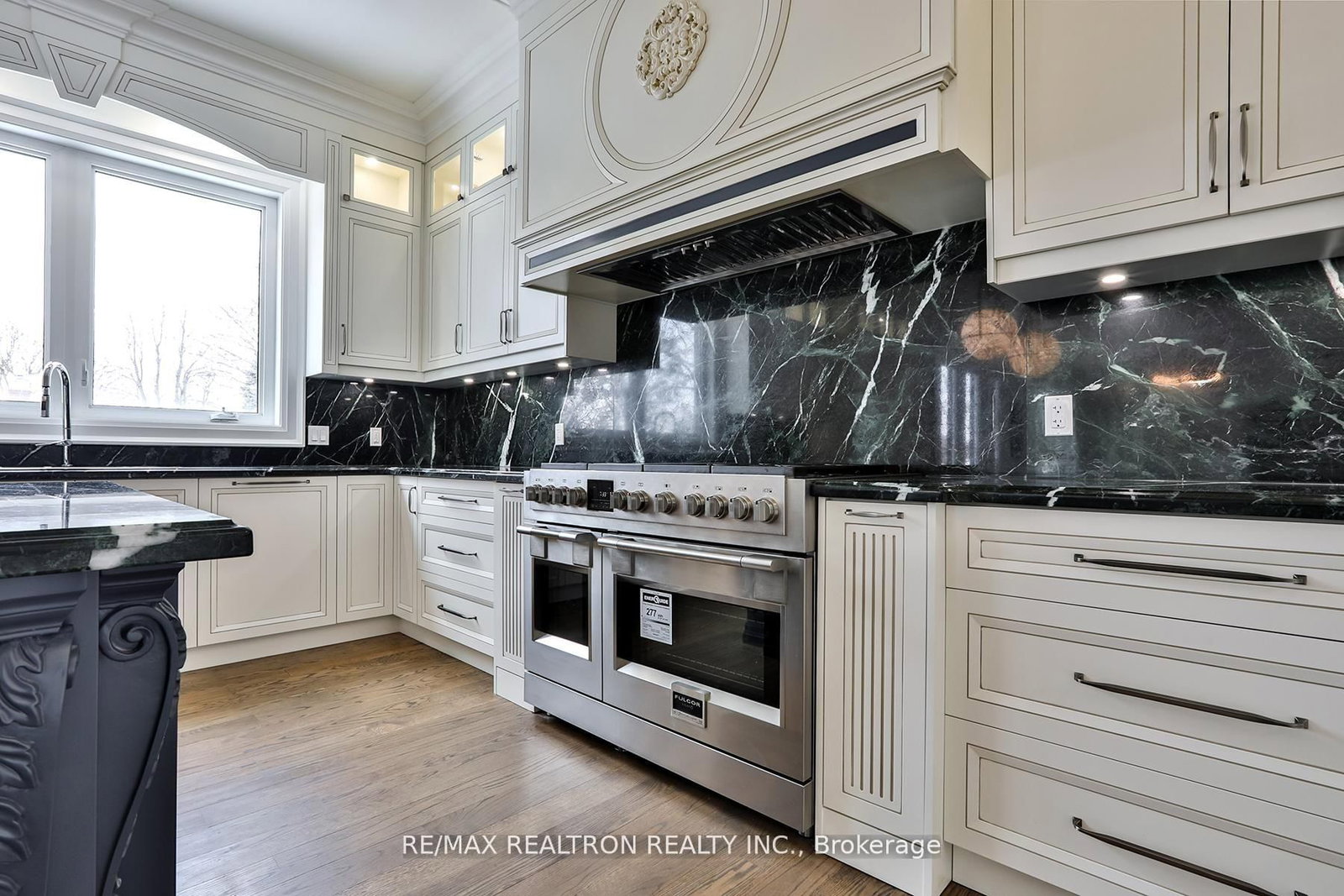 Detached House for sale at 36 Sussex Avenue, Richmond Hill, Ontario, L4C 2E6 - Crosby - MLS: N12899666