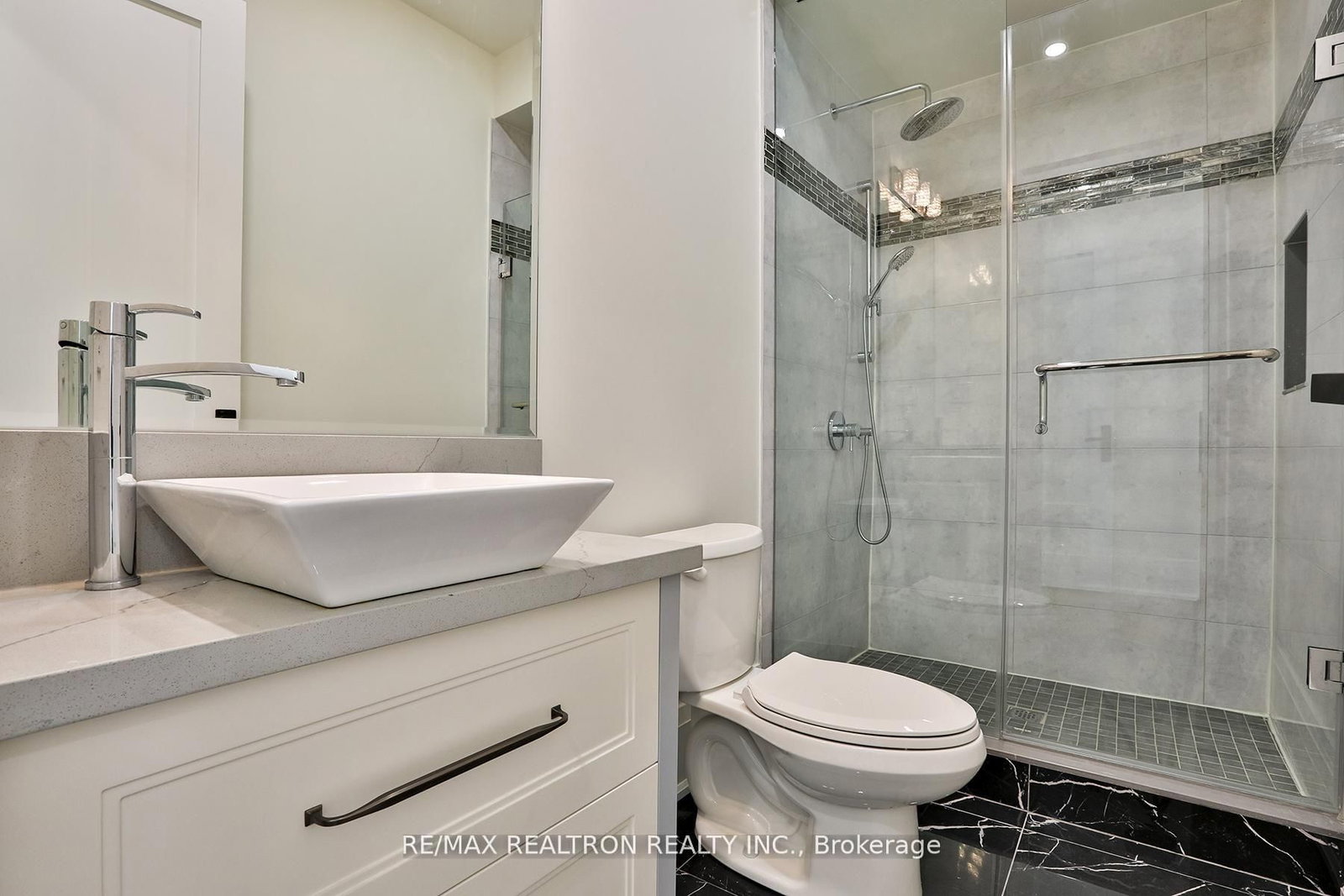 Detached House for sale at 36 Sussex Avenue, Richmond Hill, Ontario, L4C 2E6 - Crosby - MLS: N12899666