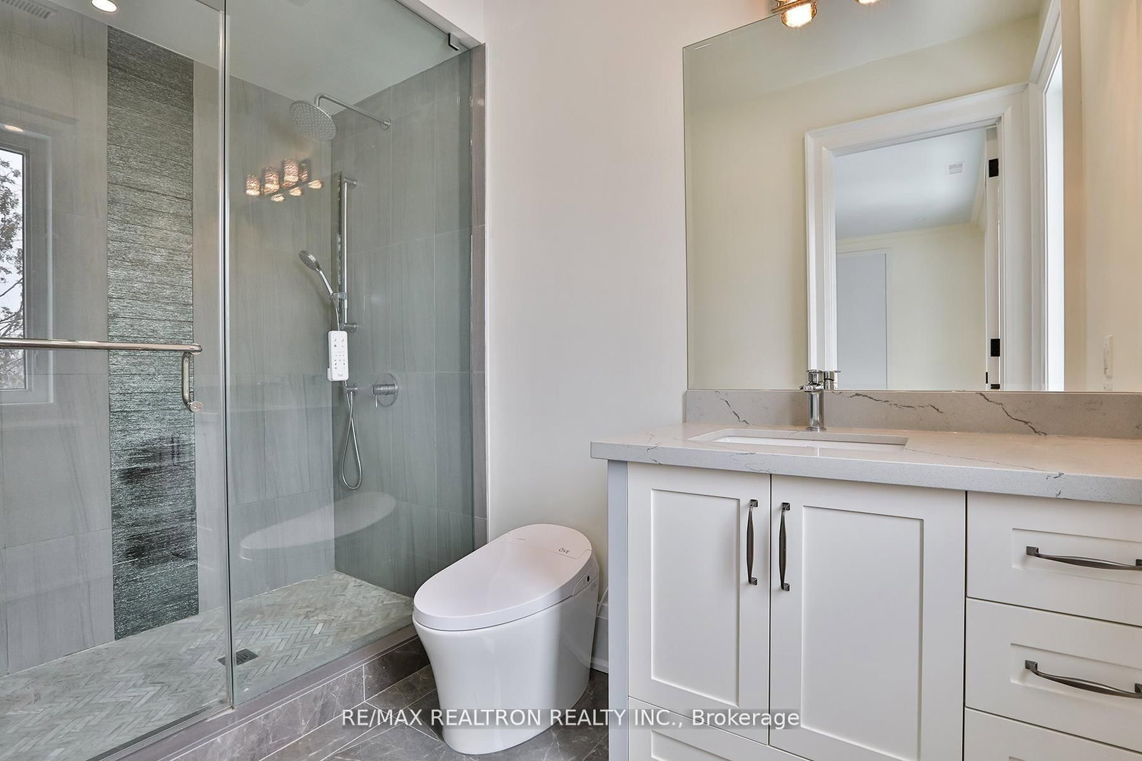 Detached House for sale at 36 Sussex Avenue, Richmond Hill, Ontario, L4C 2E6 - Crosby - MLS: N12899666