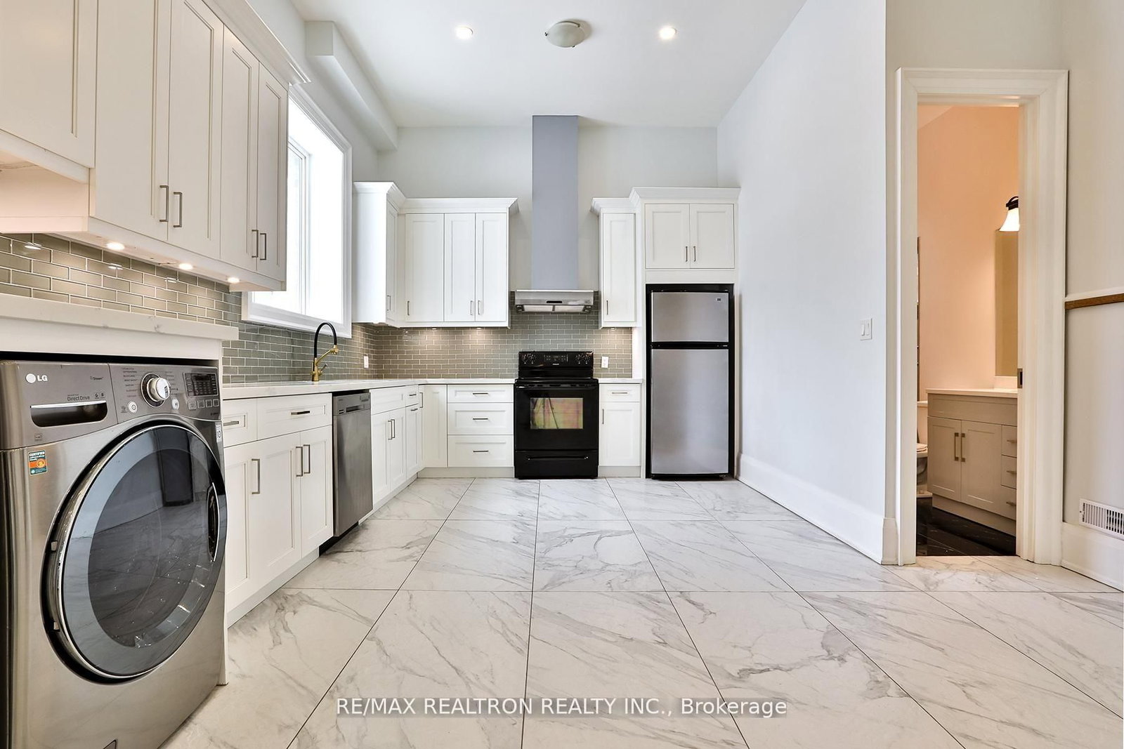 Detached House for sale at 36 Sussex Avenue, Richmond Hill, Ontario, L4C 2E6 - Crosby - MLS: N12899666