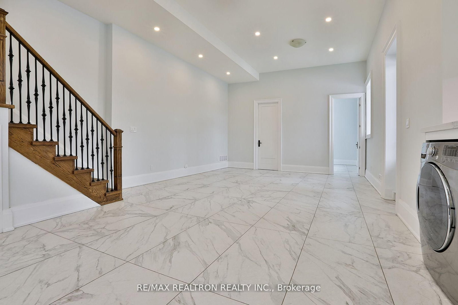 Detached House for sale at 36 Sussex Avenue, Richmond Hill, Ontario, L4C 2E6 - Crosby - MLS: N12899666