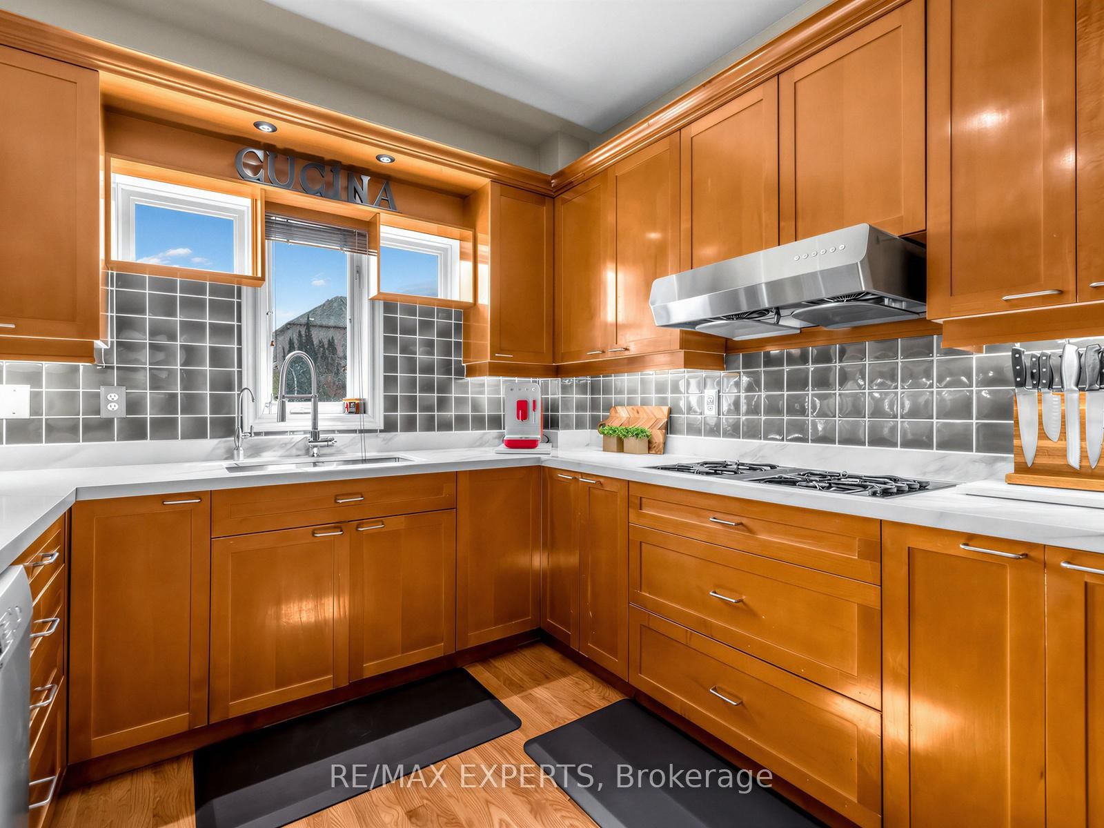 Detached House for sale at 203 Thomson Creek Boulevard, Vaughan, Ontario, L4H 1H1 - Islington Woods - MLS: N12899668