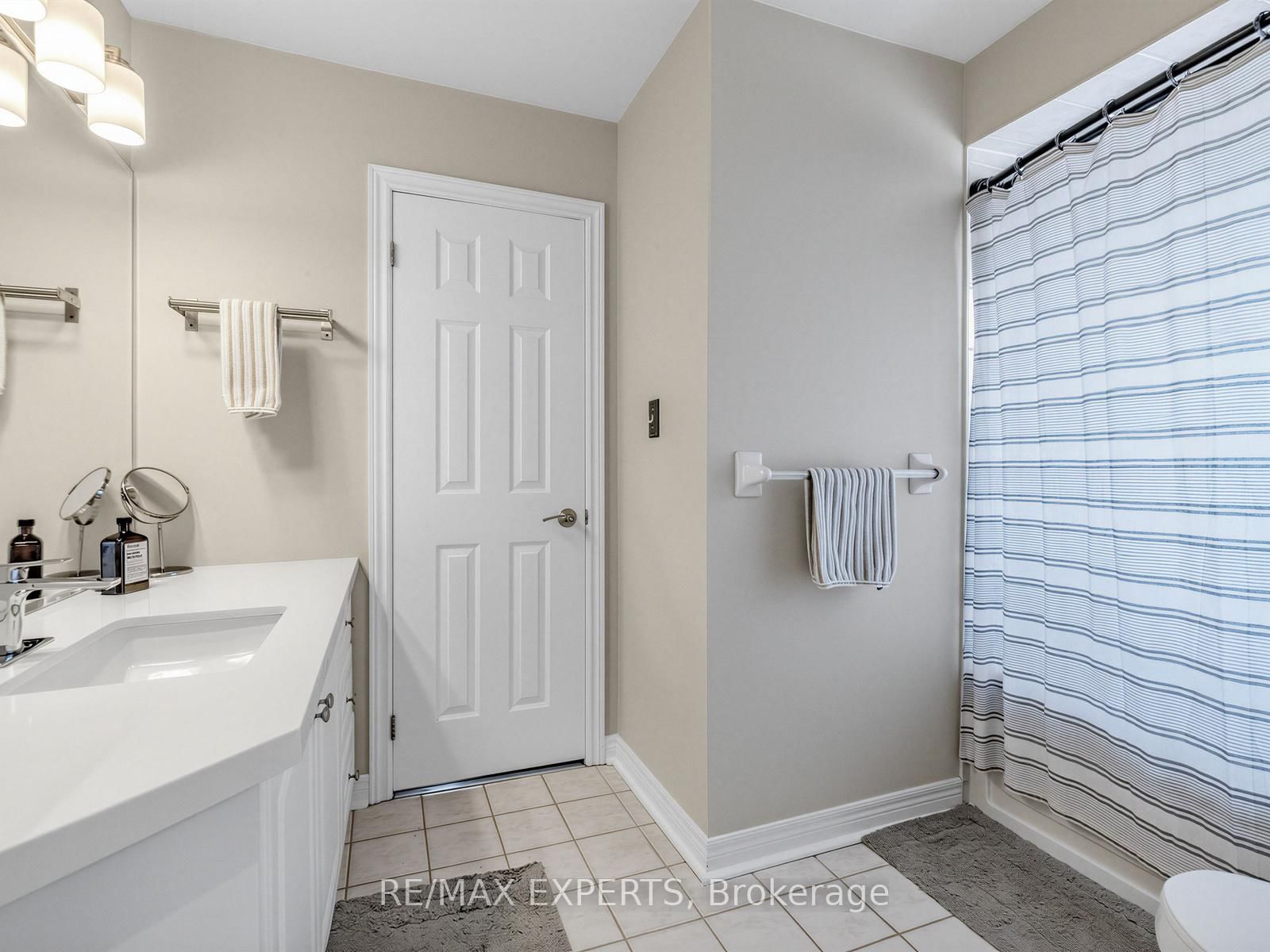 Detached House for sale at 203 Thomson Creek Boulevard, Vaughan, Ontario, L4H 1H1 - Islington Woods - MLS: N12899668