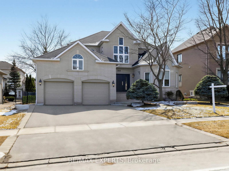 203 Thomson Creek Blvd, Vaughan, L4H 1H1 | Image 3