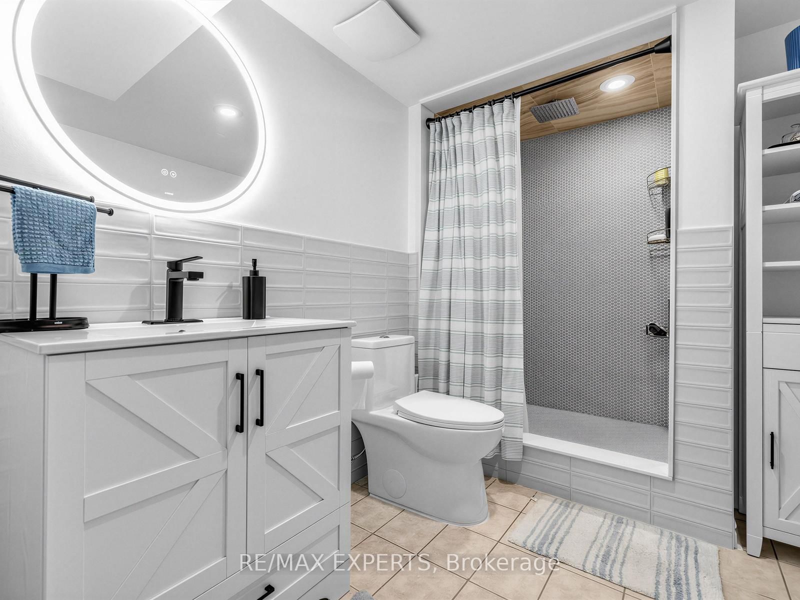 Detached House for sale at 203 Thomson Creek Boulevard, Vaughan, Ontario, L4H 1H1 - Islington Woods - MLS: N12899668