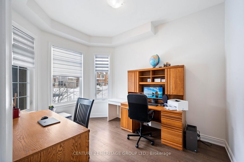 51 Hydrangea Hllw, East Gwillimbury, L9N 0T1 | Image 3