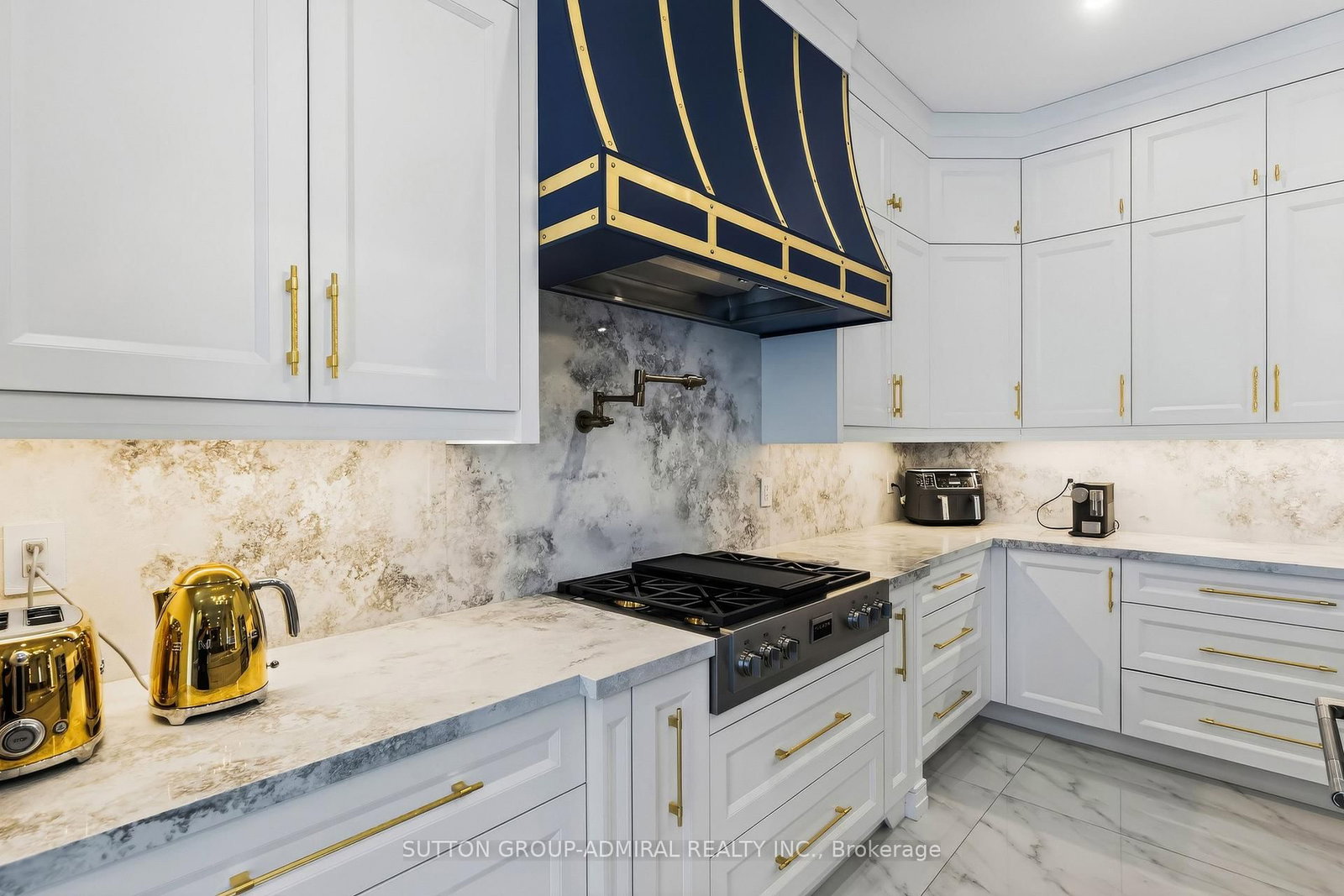 Detached House for sale at 37 Cedarpoint Court, Vaughan, Ontario, L6A 4P7 - Patterson - MLS: N12900786