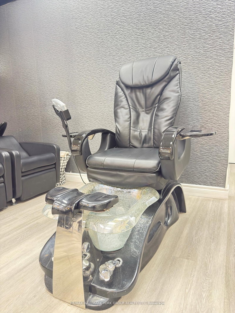 5-Nail Station - 17335 Yonge St, Newmarket, L3Y 8Z2 | Image 3