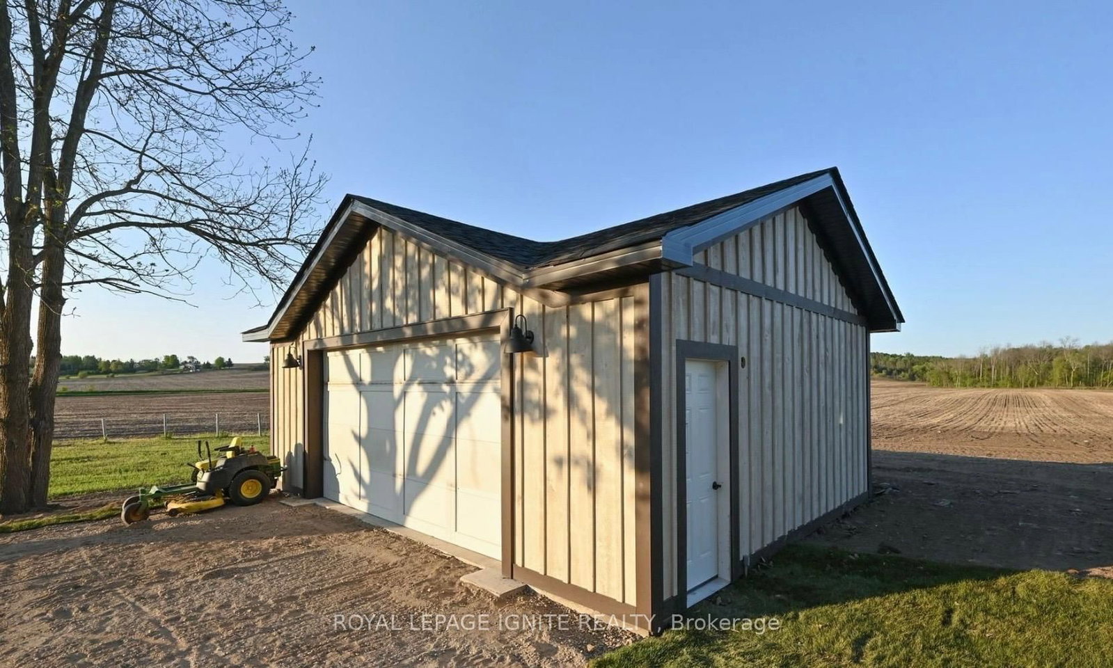 Listing Image 6