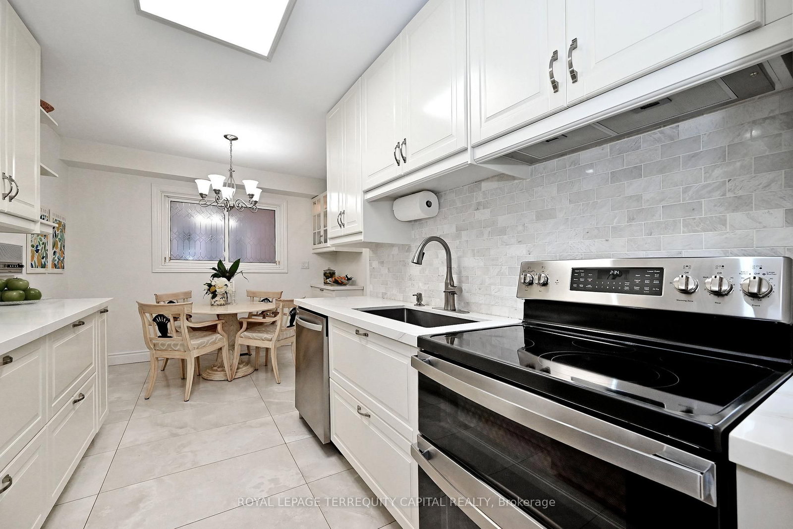 Detached House for sale at 69 Wade Gate, Vaughan, Ontario, L4J 5X5 - Brownridge - MLS: N12901330