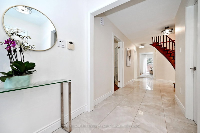 69 Wade Gate, Vaughan, L4J 5X5 | Image 3