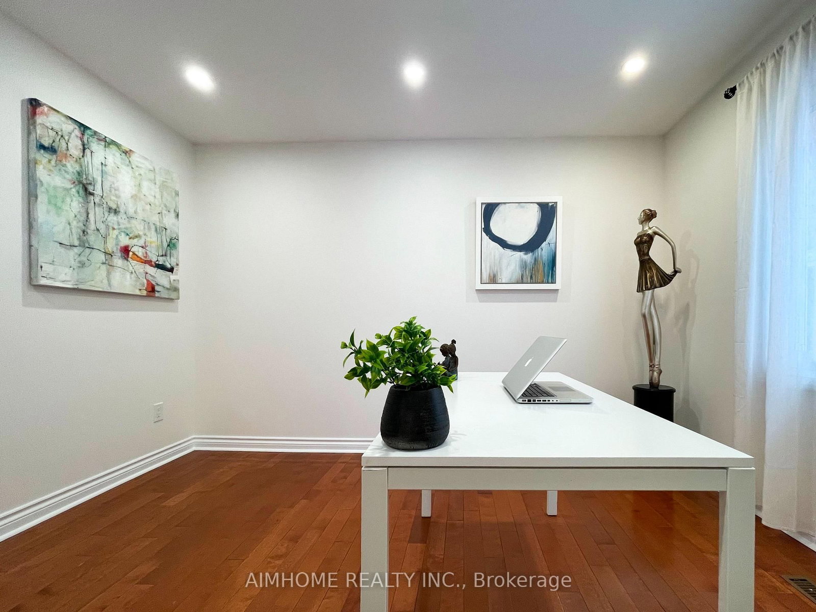 Detached House for sale at 8 Cygnus Drive, Richmond Hill, Ontario, L4C 8P2 - Observatory - MLS: N12901484