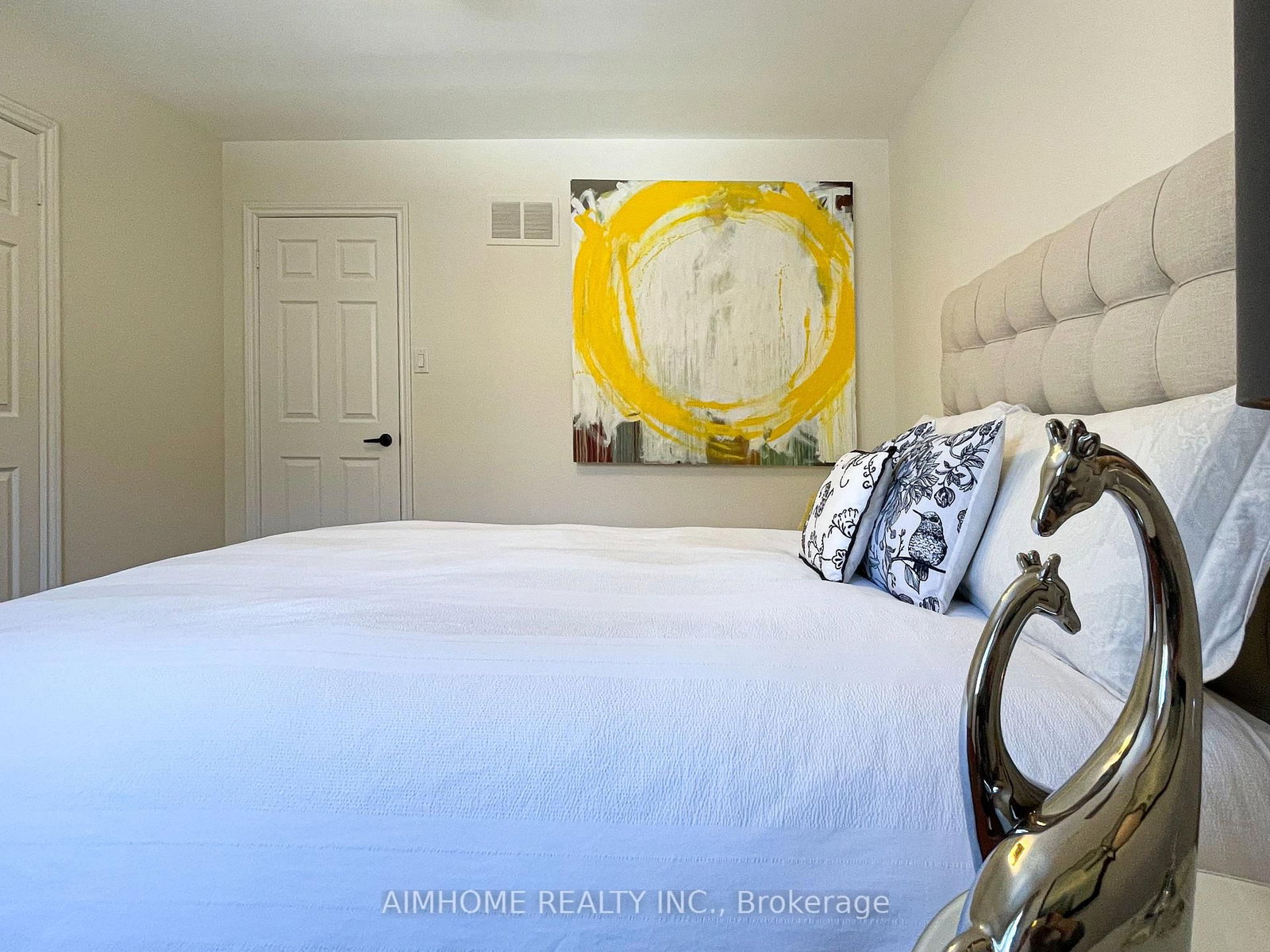 Detached House for sale at 8 Cygnus Drive, Richmond Hill, Ontario, L4C 8P2 - Observatory - MLS: N12901484