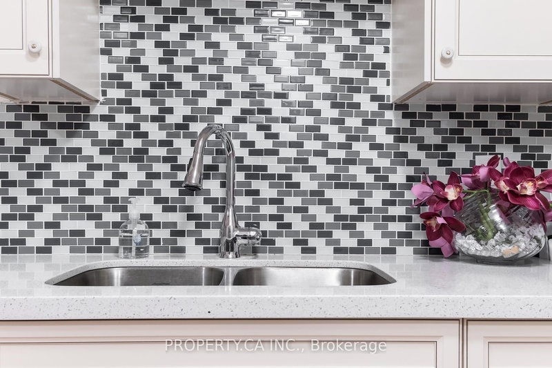 Lower - 70 Grand Trunk Ave, Vaughan, L6A 0X8 | Image 3