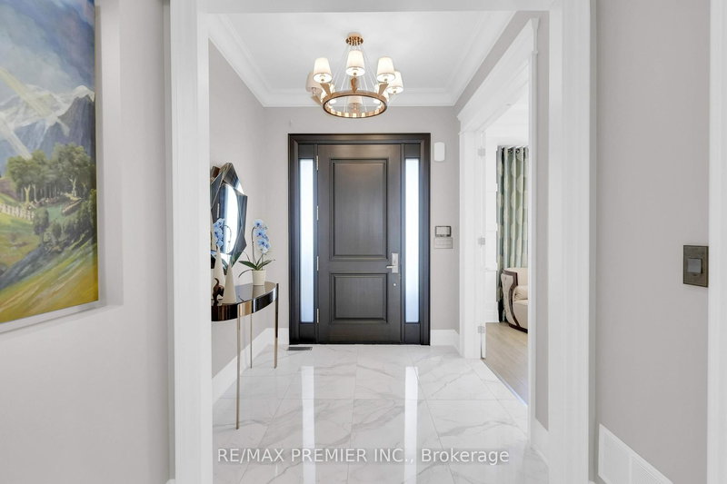 19 Petrolia Crt, Richmond Hill, L4C 0C2 | Image 2