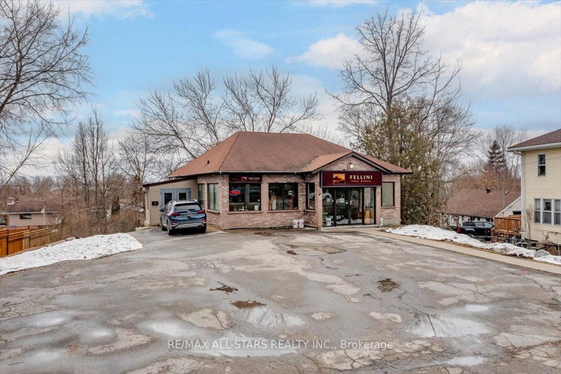 30 The Queensway S, Georgina, L4P 1Y9 | Image 2