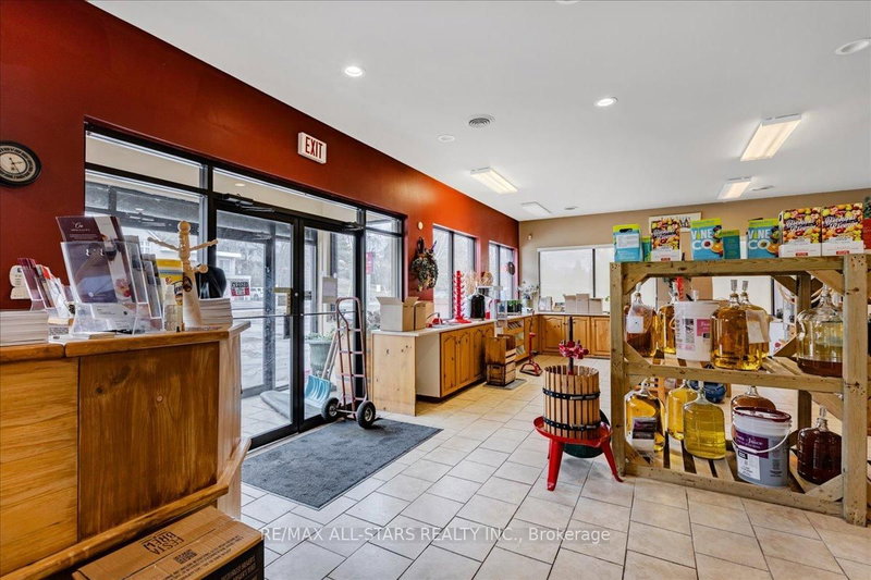 30 The Queensway S, Georgina, L4P 1Y9 | Image 3