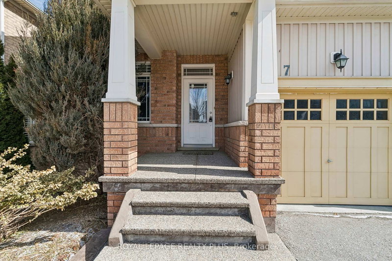 7 West Park Ave, Bradford West Gwillimbury, L3Z 0A5 | Image 3