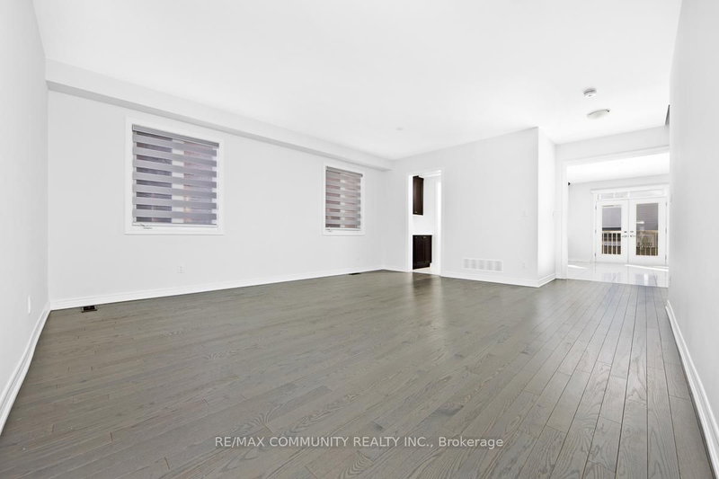 57 Bud Leggett Cres, Georgina, L4P 0B7 | Image 3