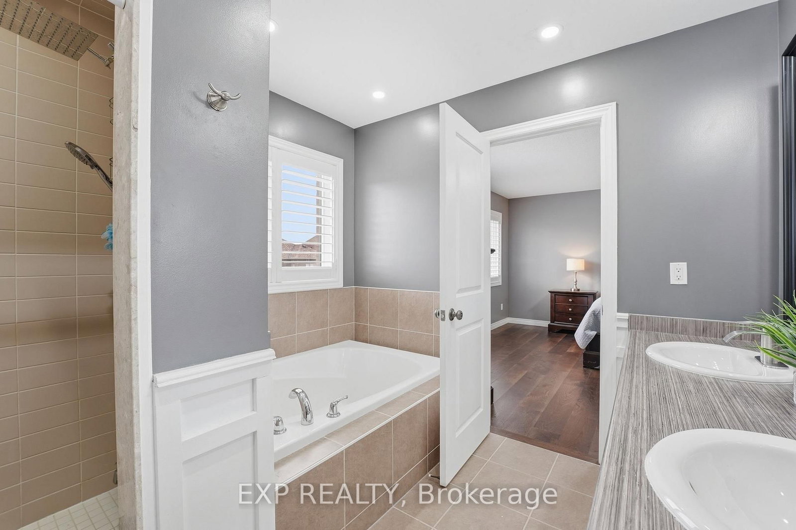 Detached House for sale at 44 Willoughby Way, New Tecumseth, Ontario, L9R 0M7 - Alliston - MLS: N12902156