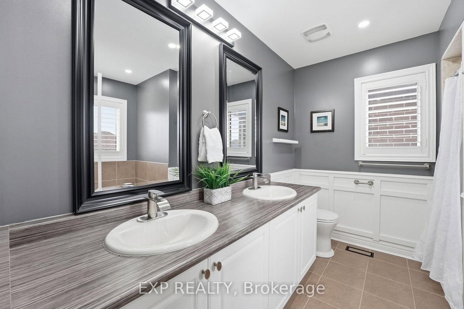 Detached House for sale at 44 Willoughby Way, New Tecumseth, Ontario, L9R 0M7 - Alliston - MLS: N12902156